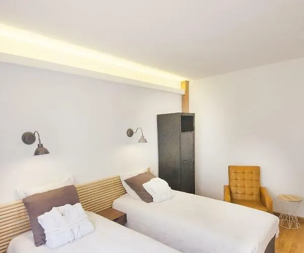 Pradelle Et Swimming Pool 2* Клермон-Ферран