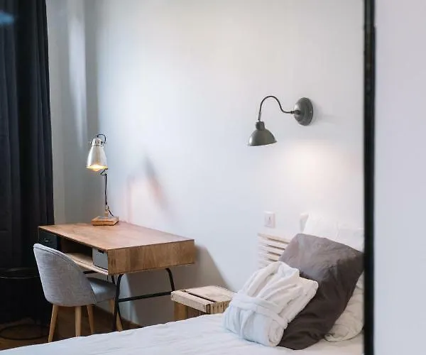 Pradelle Et Swimming Pool Отель