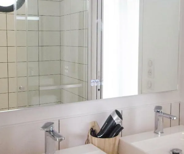 Pradelle Et Swimming Pool Hotel Clermont-Ferrand